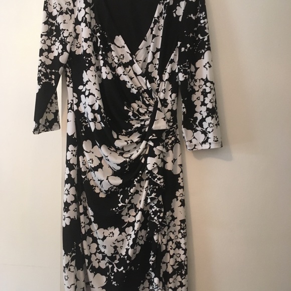 Dress - Picture 1 of 4